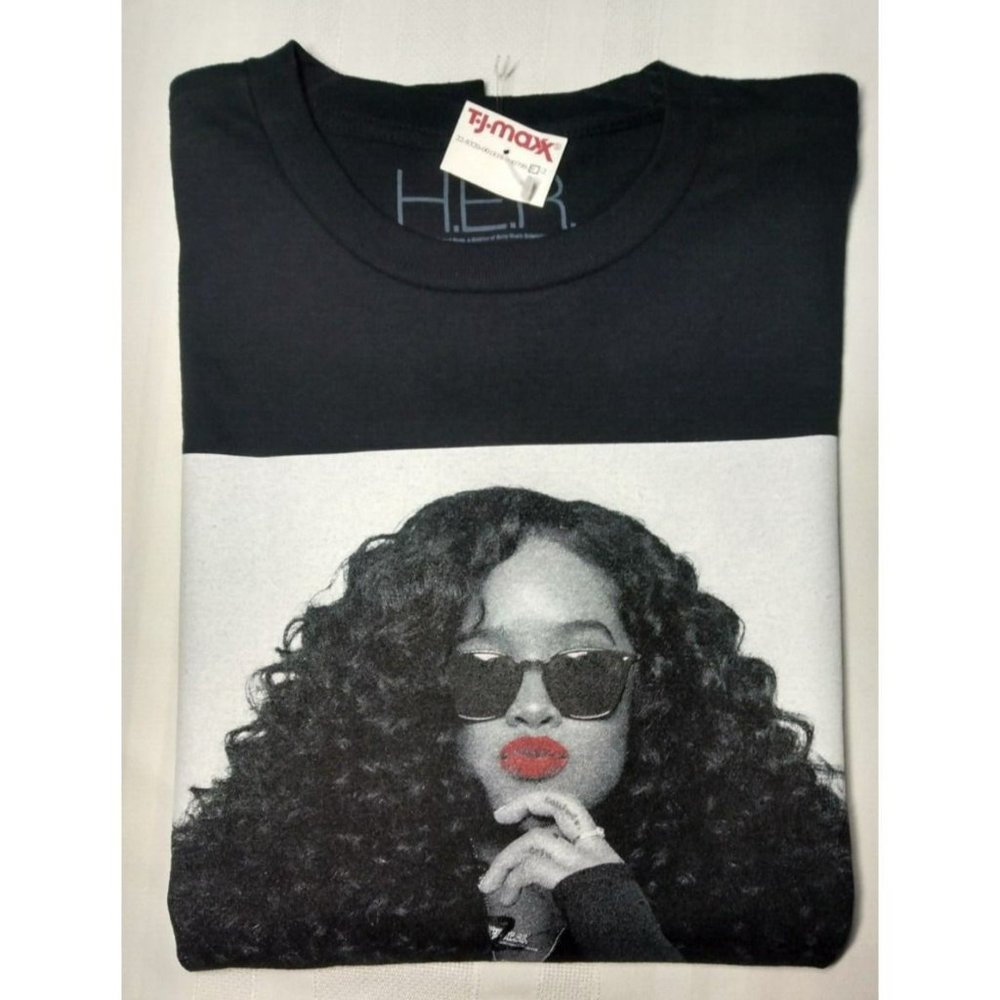 H.E.R. T-Shirt Men' Large Black Graphic Crew Neck Short Sleeve Pullover (New)